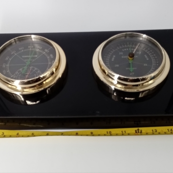 MID-CENTURY LUCITE WEATHER STATION - Picture 6 of 7